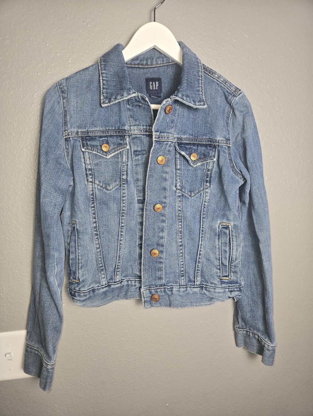 Gap Vintage Jean Jacket Medium Wash 10o% Cotton Size Medium